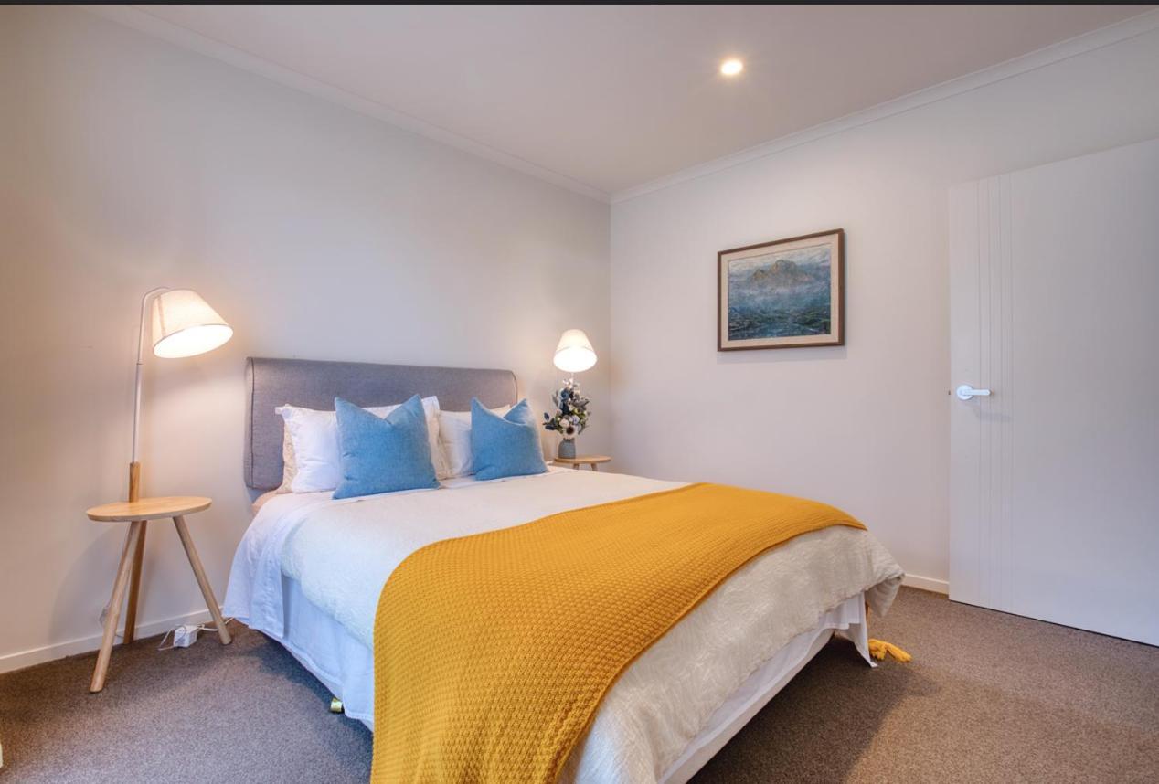 Cozy Retreat On Serene Street Hamilton Dış mekan fotoğraf